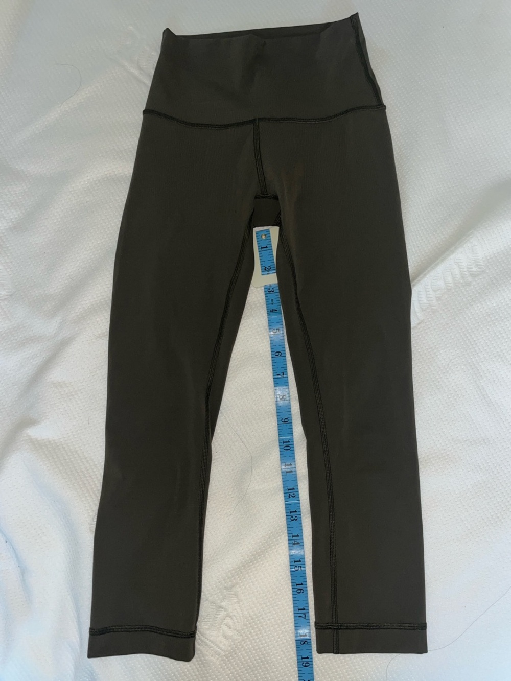 lululemon athletica olive green cropped leggings size 0